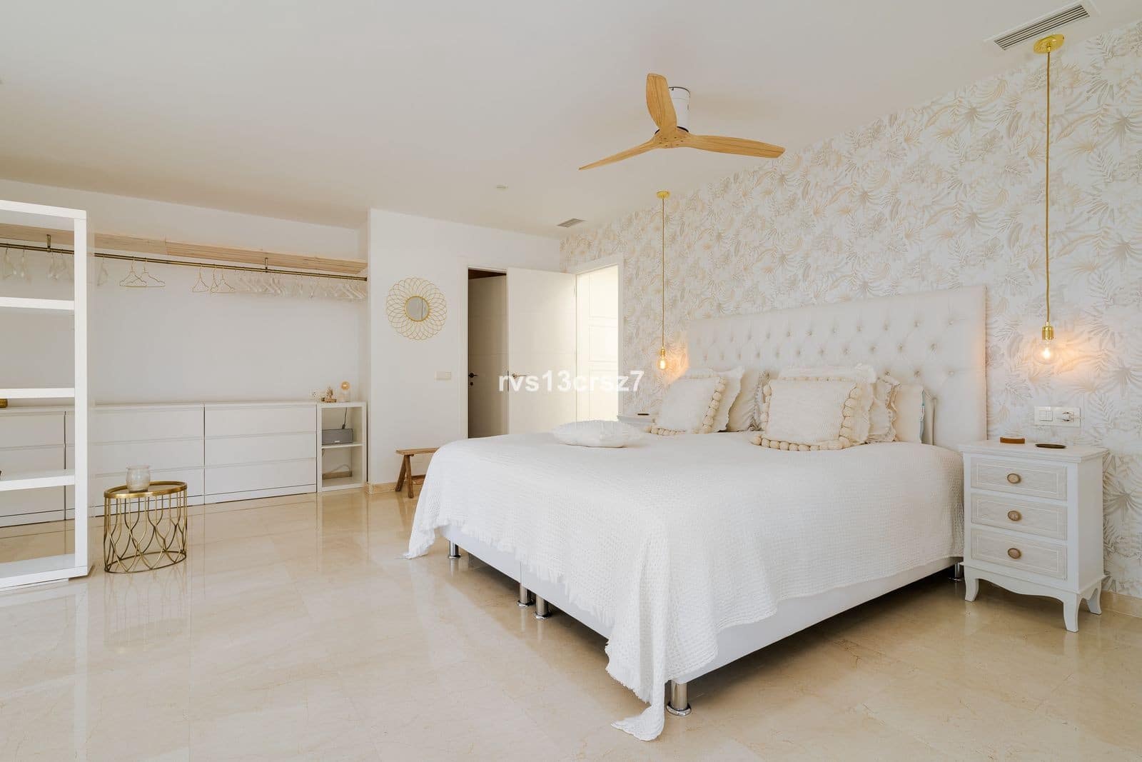 4 bedroom Villa for sale in Marbella with pool garage - € 1,495,000 (Ref: 10030274)