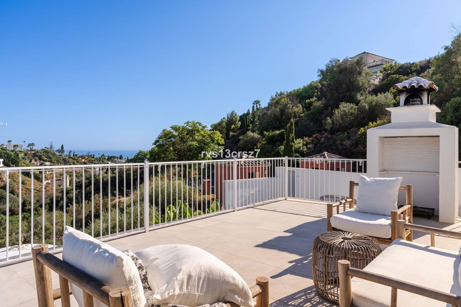4 bedroom Villa for sale in Marbella with pool garage - € 1,495,000 (Ref: 10030274)