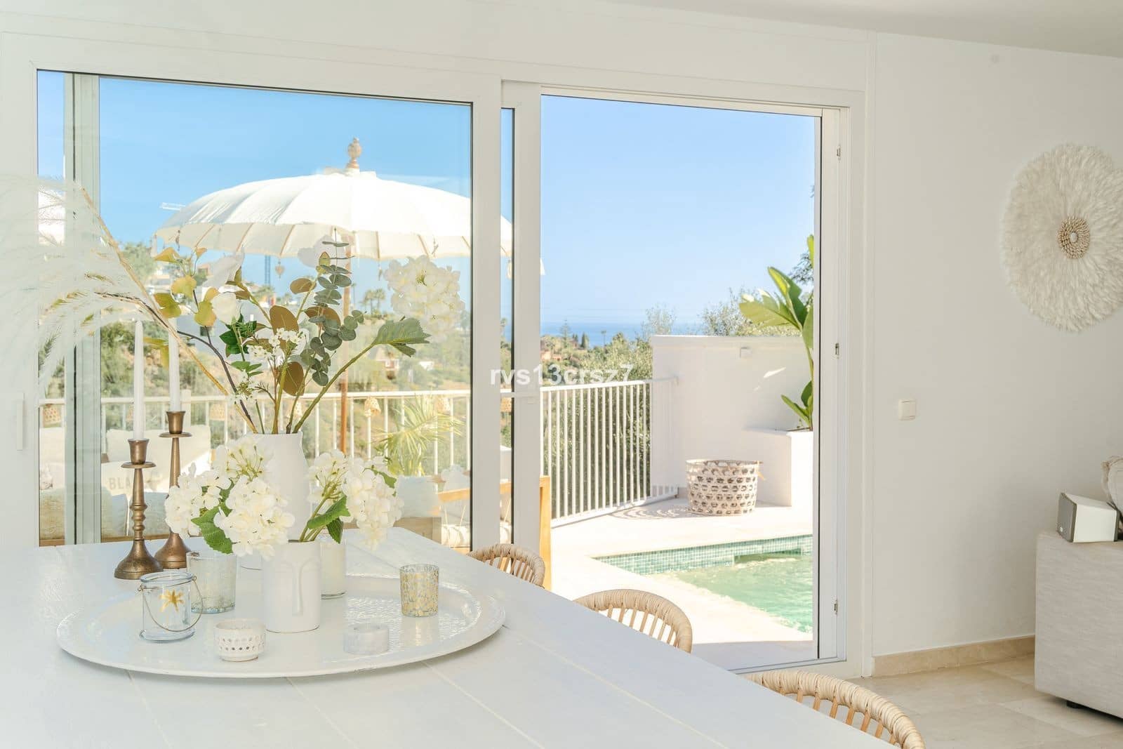 4 bedroom Villa for sale in Marbella with pool garage - € 1,495,000 (Ref: 10030274)