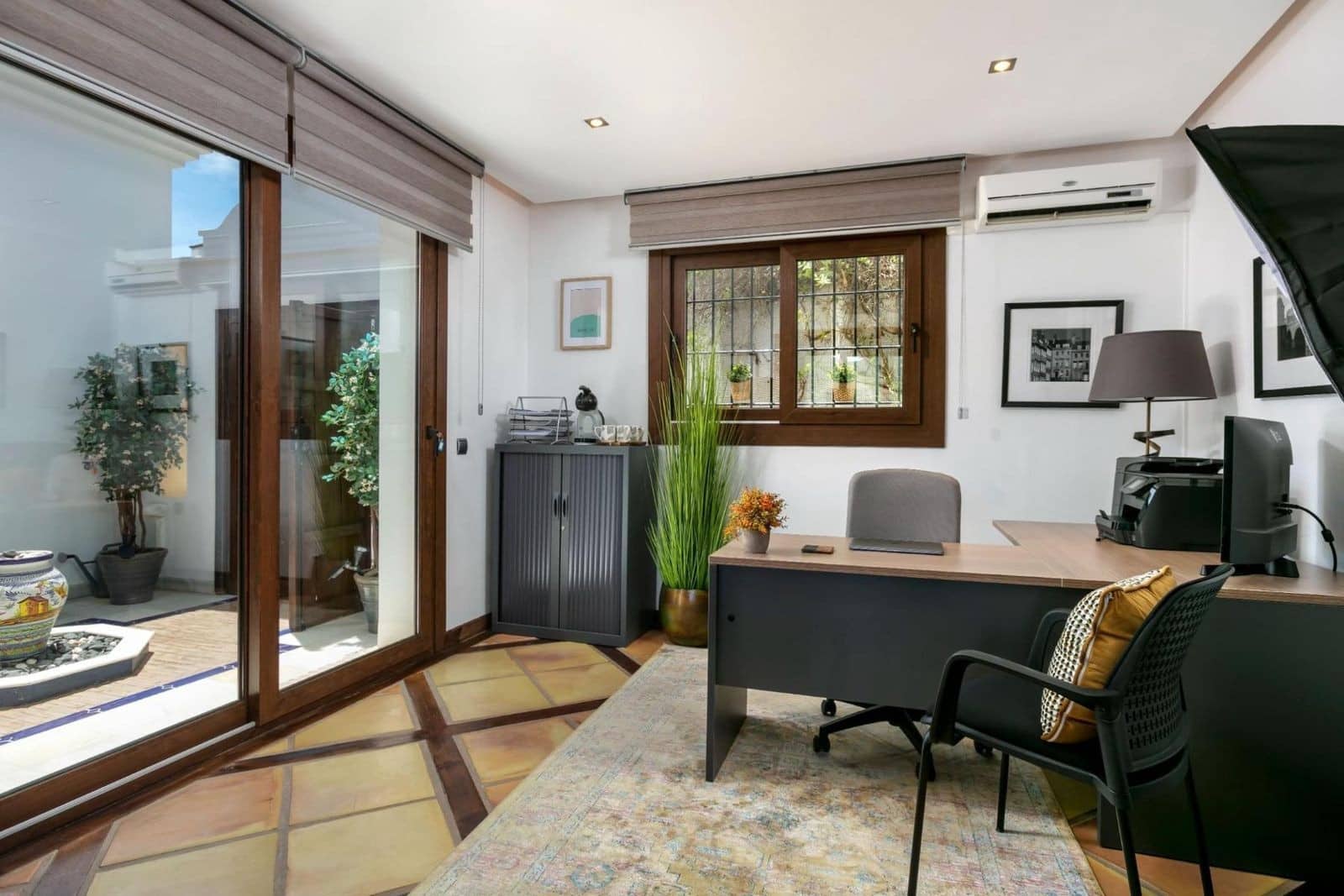 4 bedroom Villa for sale in Benahavis with pool garage - € 2,895,000 (Ref: 10030275)