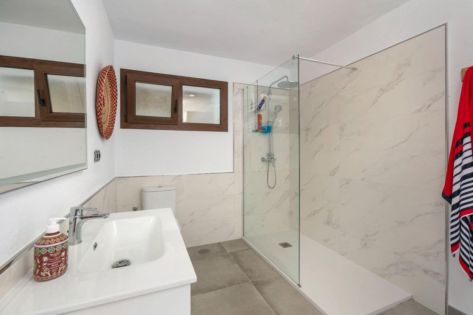 4 bedroom Villa for sale in Benahavis with pool garage - € 2,895,000 (Ref: 10030275)