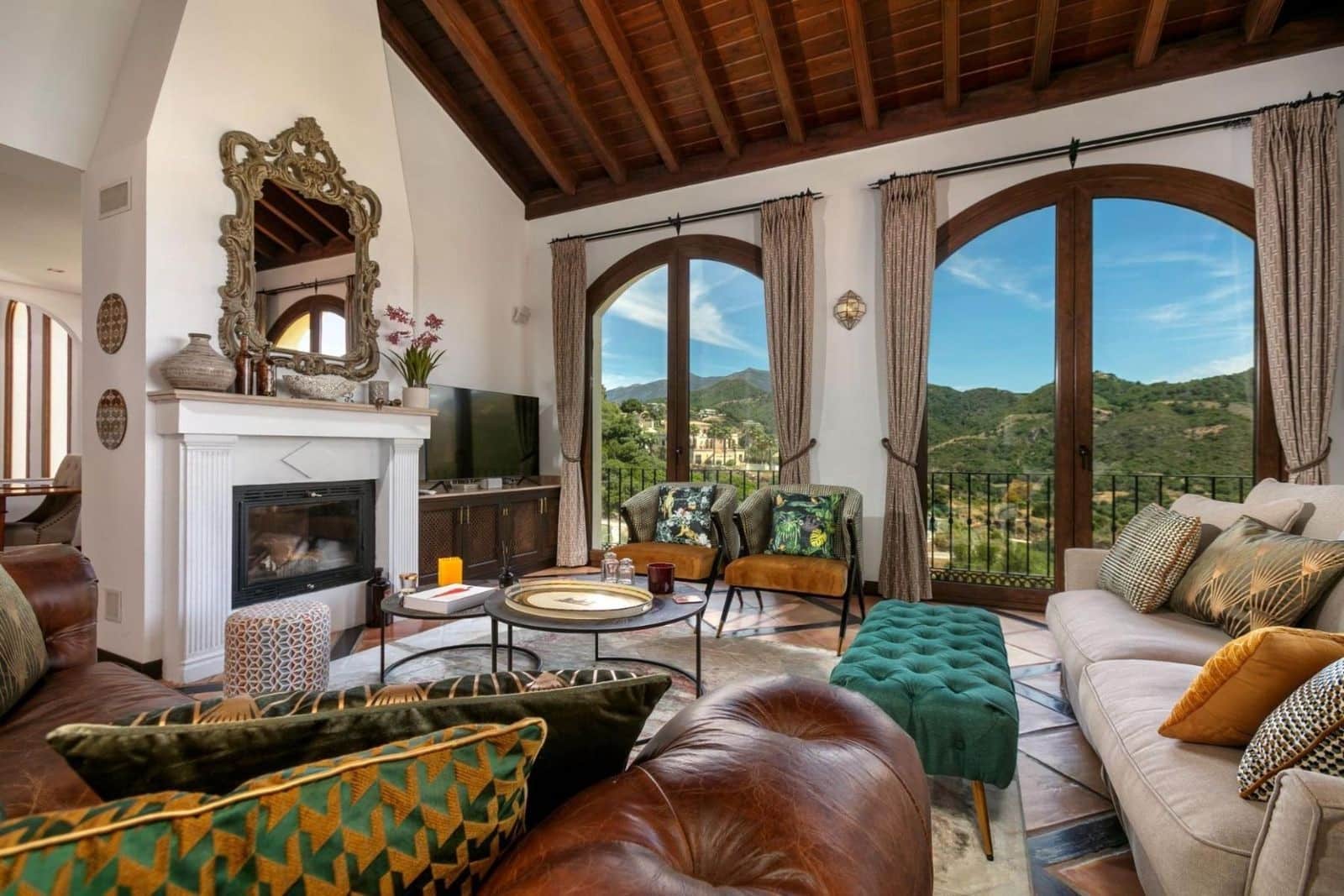 4 bedroom Villa for sale in Benahavis with pool garage - € 2,895,000 (Ref: 10030275)
