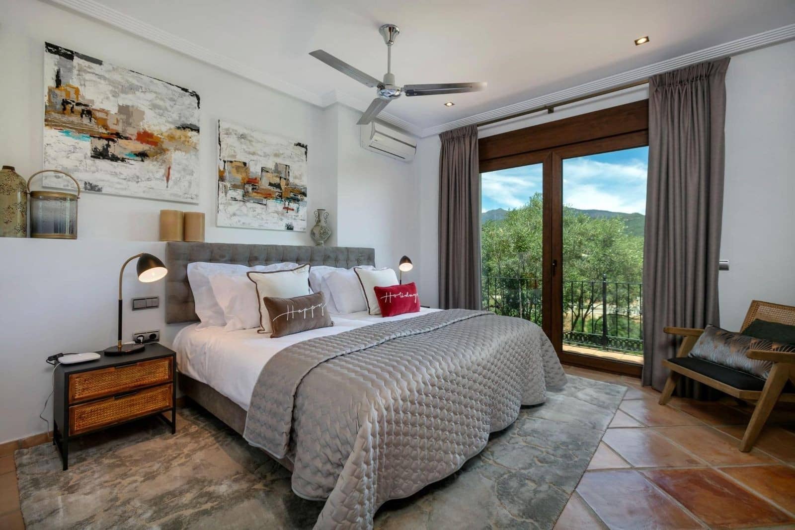 4 bedroom Villa for sale in Benahavis with pool garage - € 2,895,000 (Ref: 10030275)