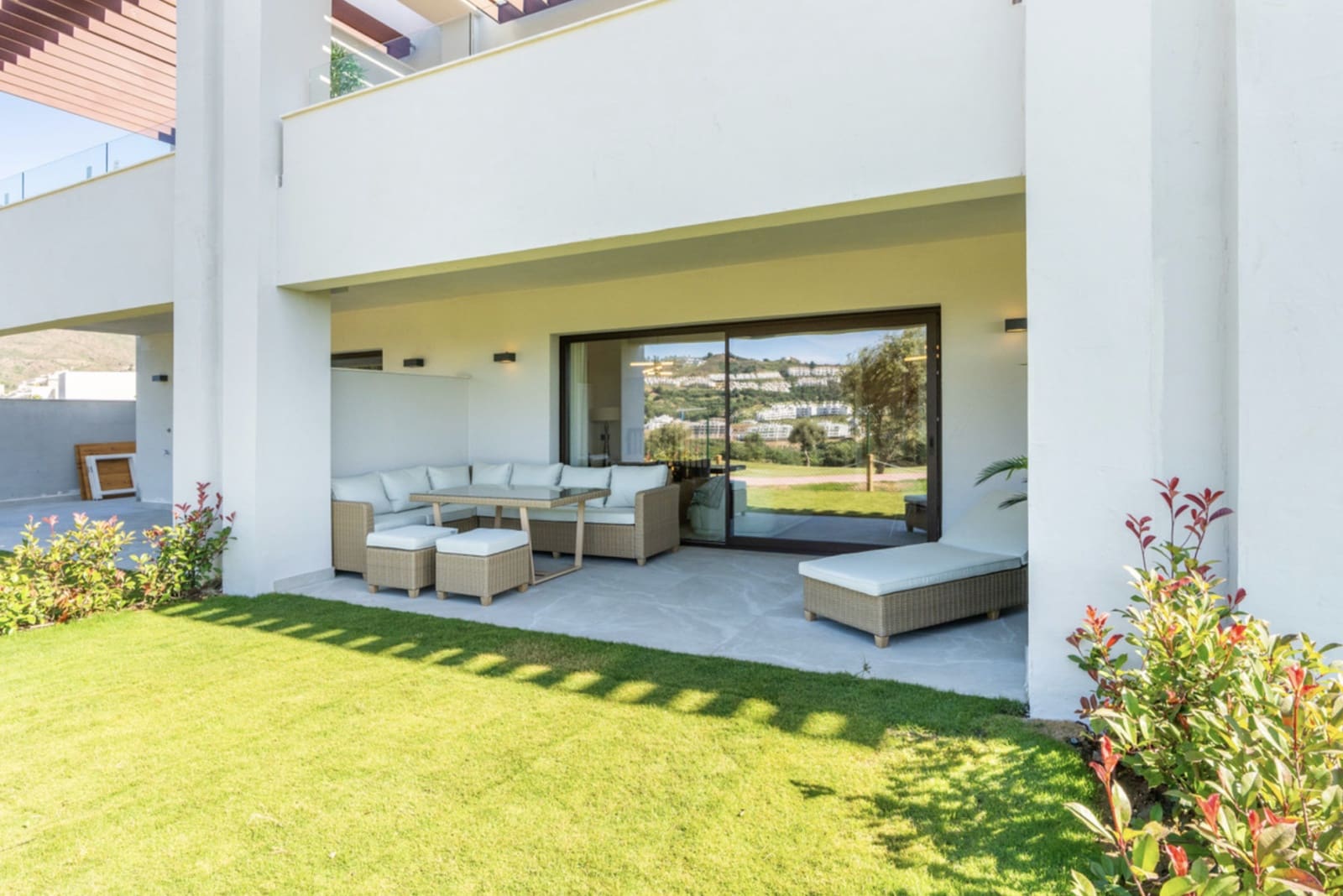 3 bedroom Townhouse for sale in Mijas Costa with pool garage - € 650,000 (Ref: 10031721)