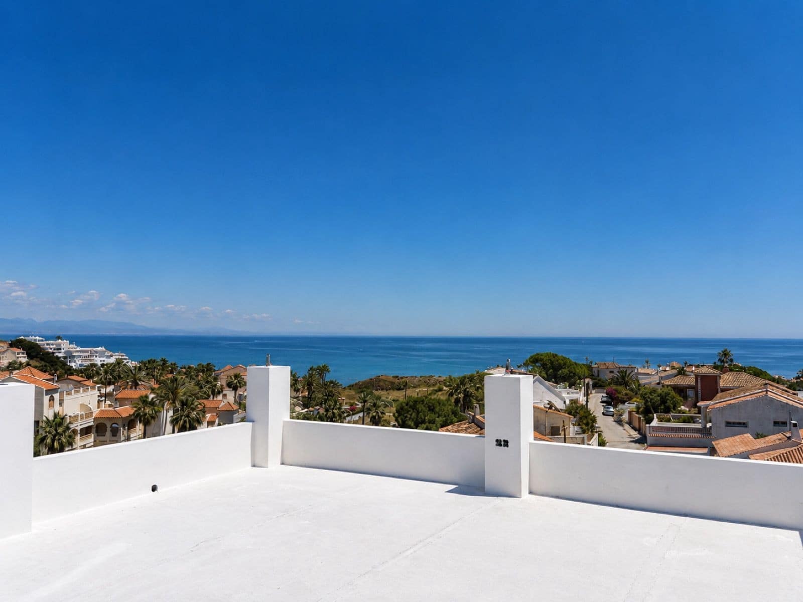 4 bedroom Villa for sale in El Faro with pool garage - € 1,425,000 (Ref: 10031725)