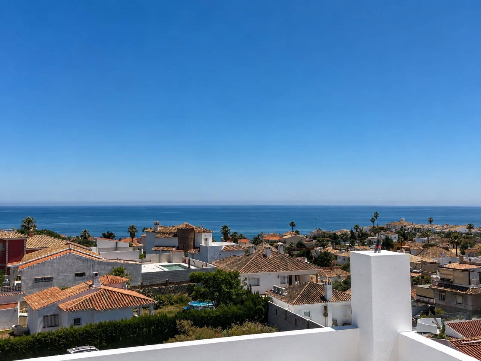 4 bedroom Villa for sale in El Faro with pool garage - € 1,425,000 (Ref: 10031725)