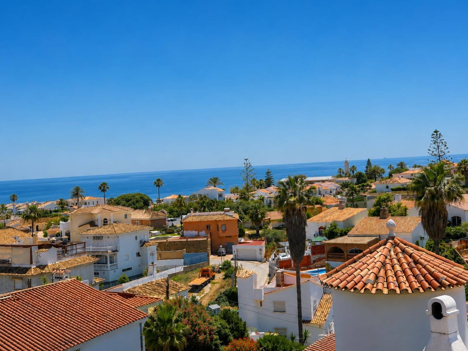 4 bedroom Villa for sale in El Faro with pool garage - € 1,425,000 (Ref: 10031725)