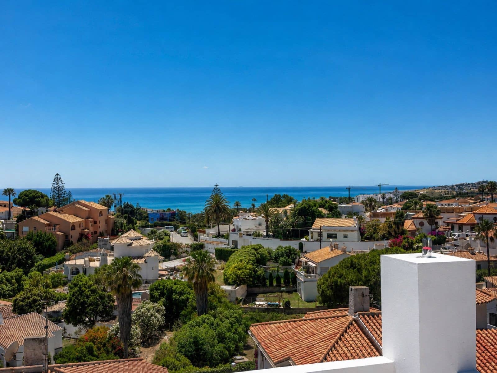 4 bedroom Villa for sale in El Faro with pool garage - € 1,425,000 (Ref: 10031725)
