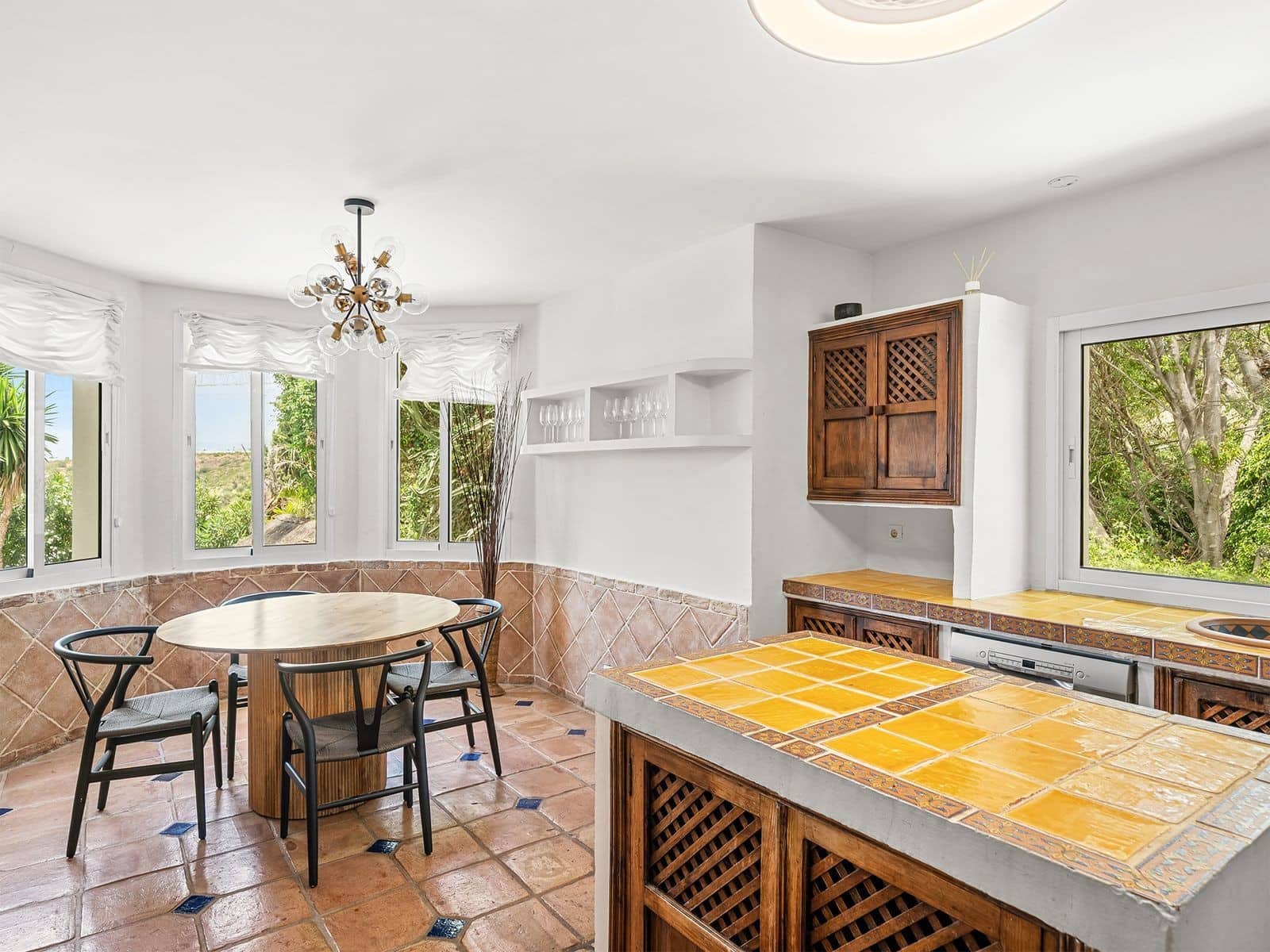8 slaapkamer Villa te koop in Marbella met zwembad garage - € 2.500.000 (Ref: 10031726)