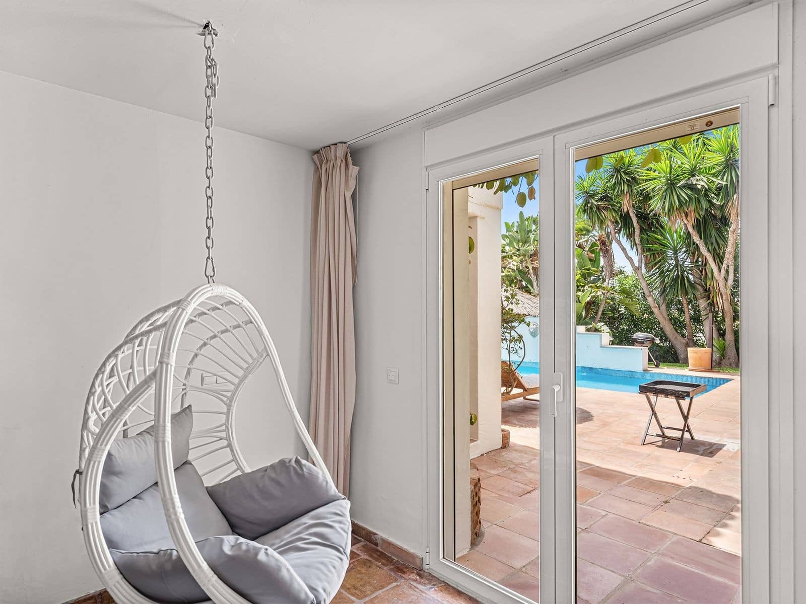 8 slaapkamer Villa te koop in Marbella met zwembad garage - € 2.500.000 (Ref: 10031726)