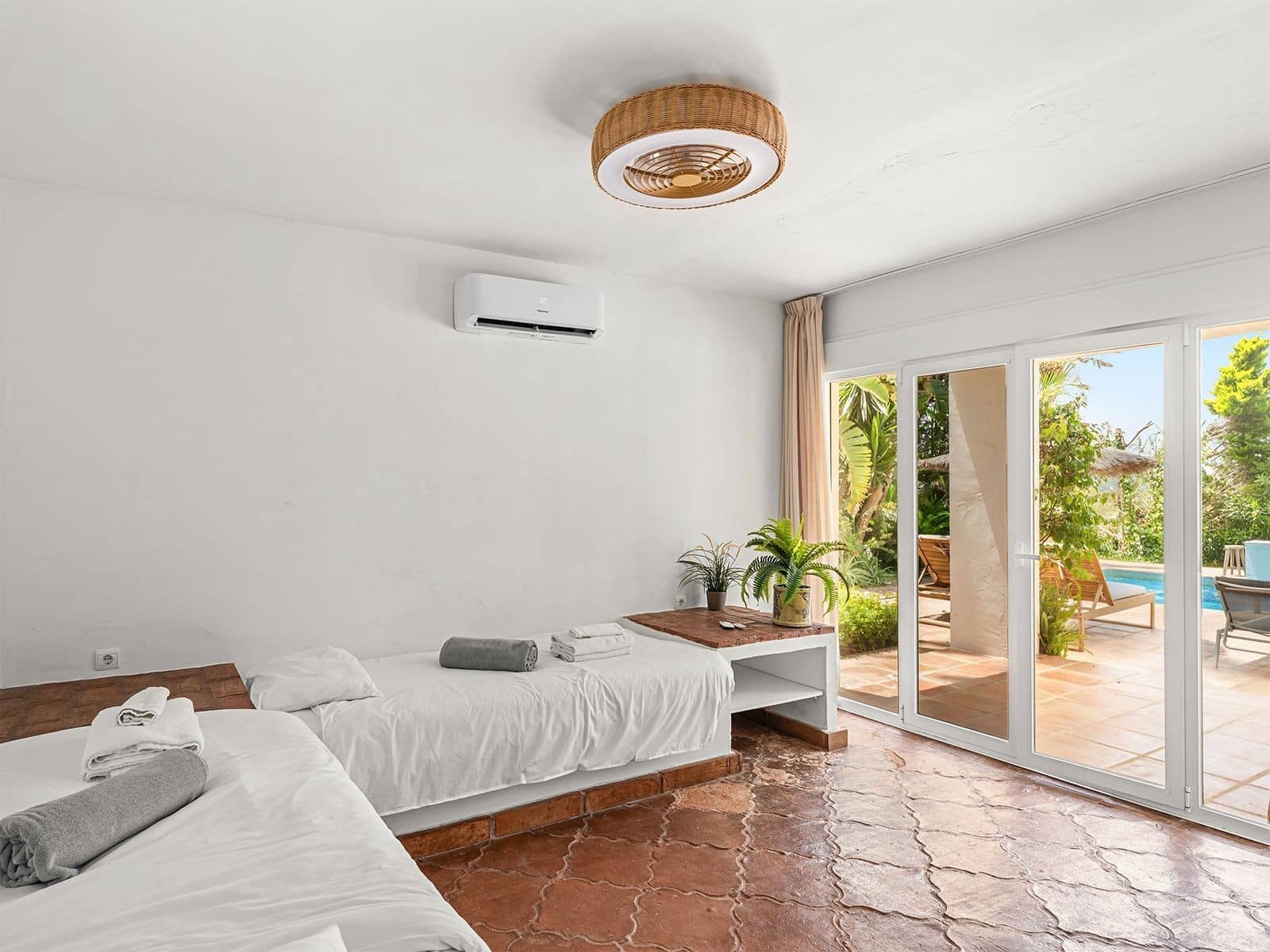 8 slaapkamer Villa te koop in Marbella met zwembad garage - € 2.500.000 (Ref: 10031726)