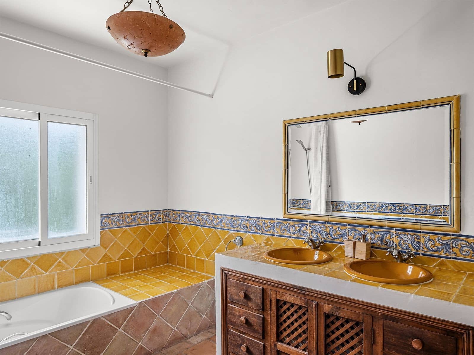 8 slaapkamer Villa te koop in Marbella met zwembad garage - € 2.500.000 (Ref: 10031726)