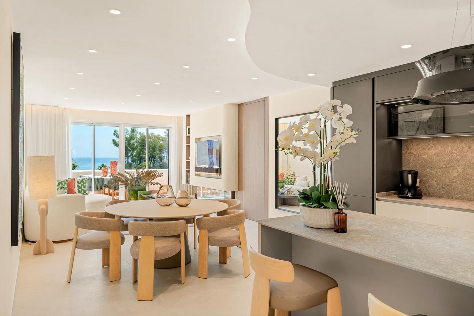 3 sypialnia Penthouse na sprzedaż w Estepona z basenem garażem - 2 695 000 € (Ref: 10033654)
