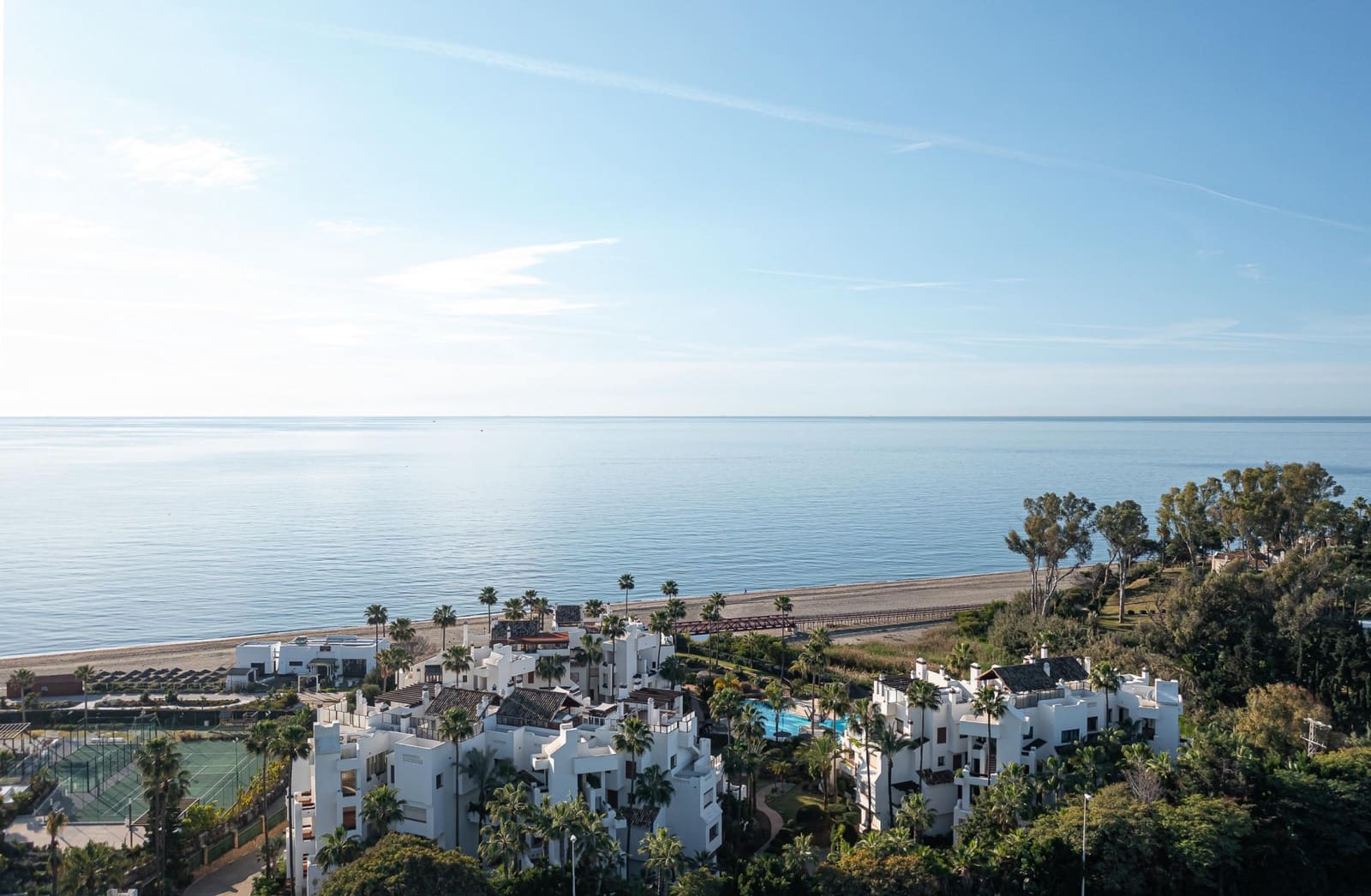 3 sypialnia Penthouse na sprzedaż w Estepona z basenem garażem - 2 695 000 € (Ref: 10033654)