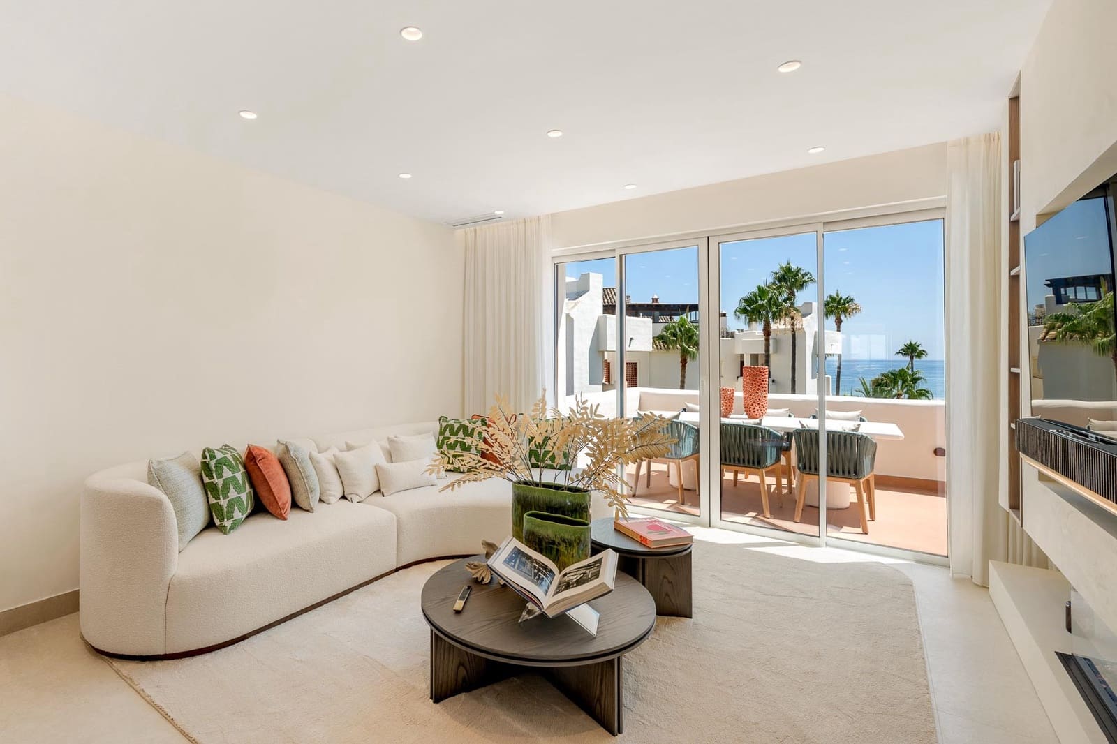 3 sypialnia Penthouse na sprzedaż w Estepona z basenem garażem - 2 695 000 € (Ref: 10033654)