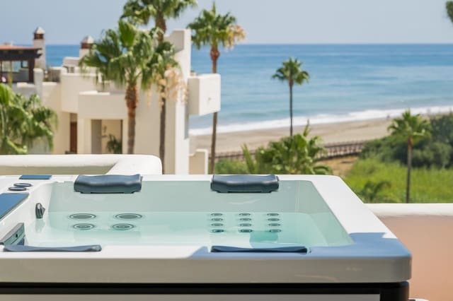 3 chambre Penthouse à vendre à Estepona avec piscine garage - 2 695 000 € (Ref: 10033654)