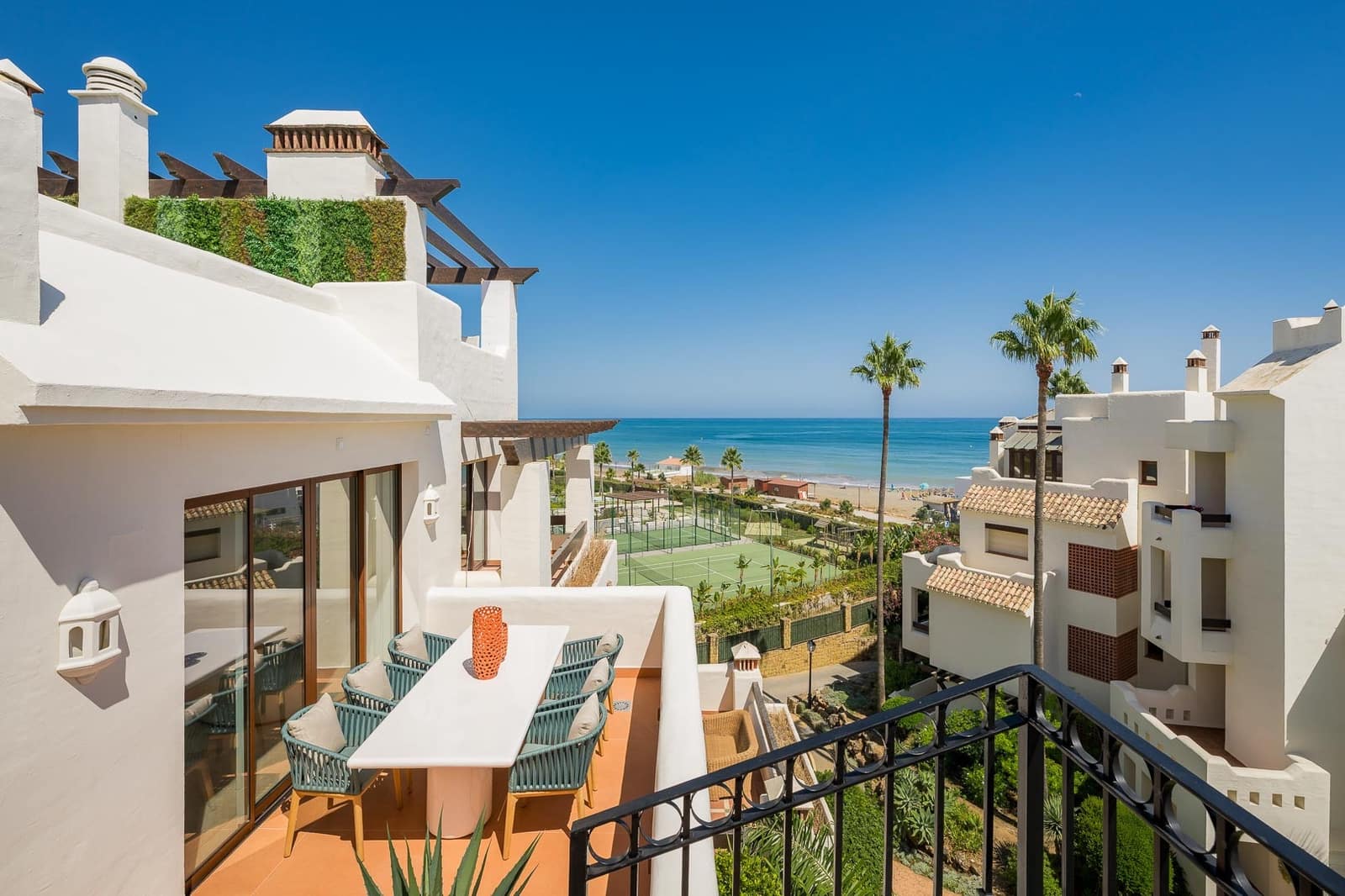 3 sypialnia Penthouse na sprzedaż w Estepona z basenem garażem - 2 695 000 € (Ref: 10033654)