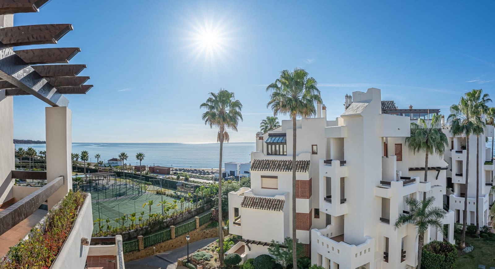 3 sypialnia Penthouse na sprzedaż w Estepona z basenem garażem - 2 695 000 € (Ref: 10033654)