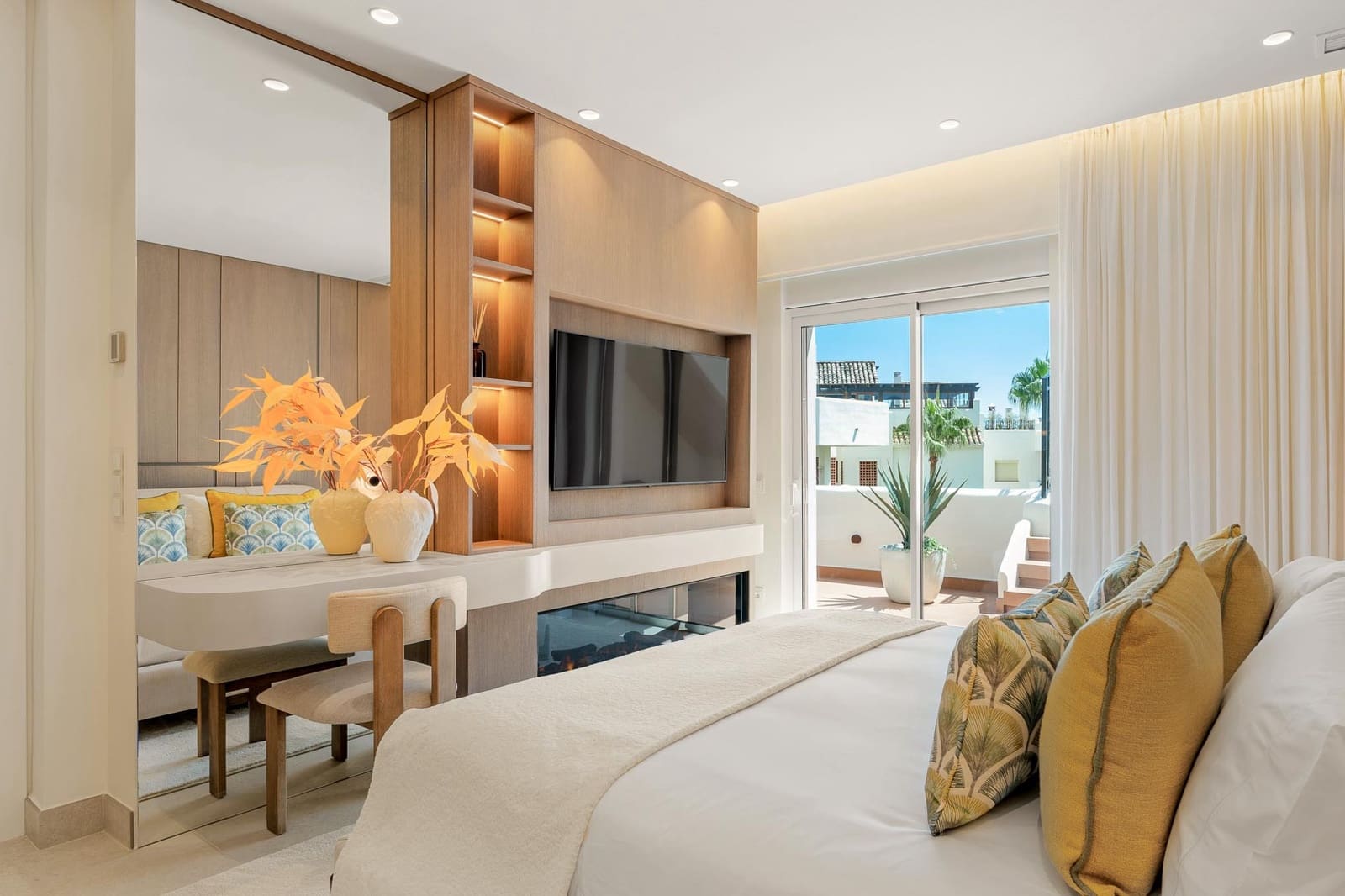 3 sypialnia Penthouse na sprzedaż w Estepona z basenem garażem - 2 695 000 € (Ref: 10033654)