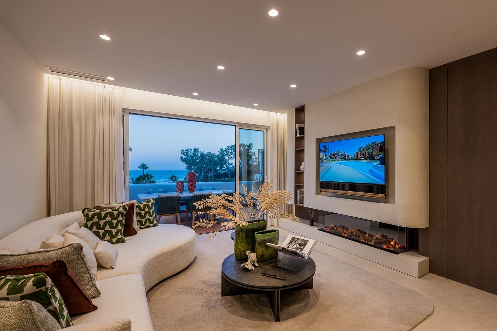 3 sypialnia Penthouse na sprzedaż w Estepona z basenem garażem - 2 695 000 € (Ref: 10033654)