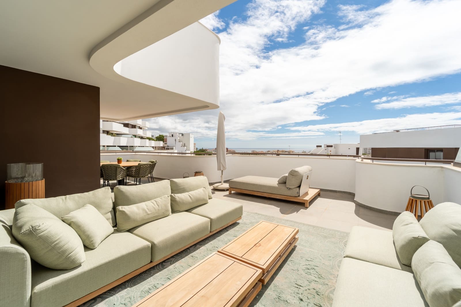 3 Zimmer Apartment zu verkaufen in Estepona mit Pool Garage - 847.500 € (Ref: 10038122)