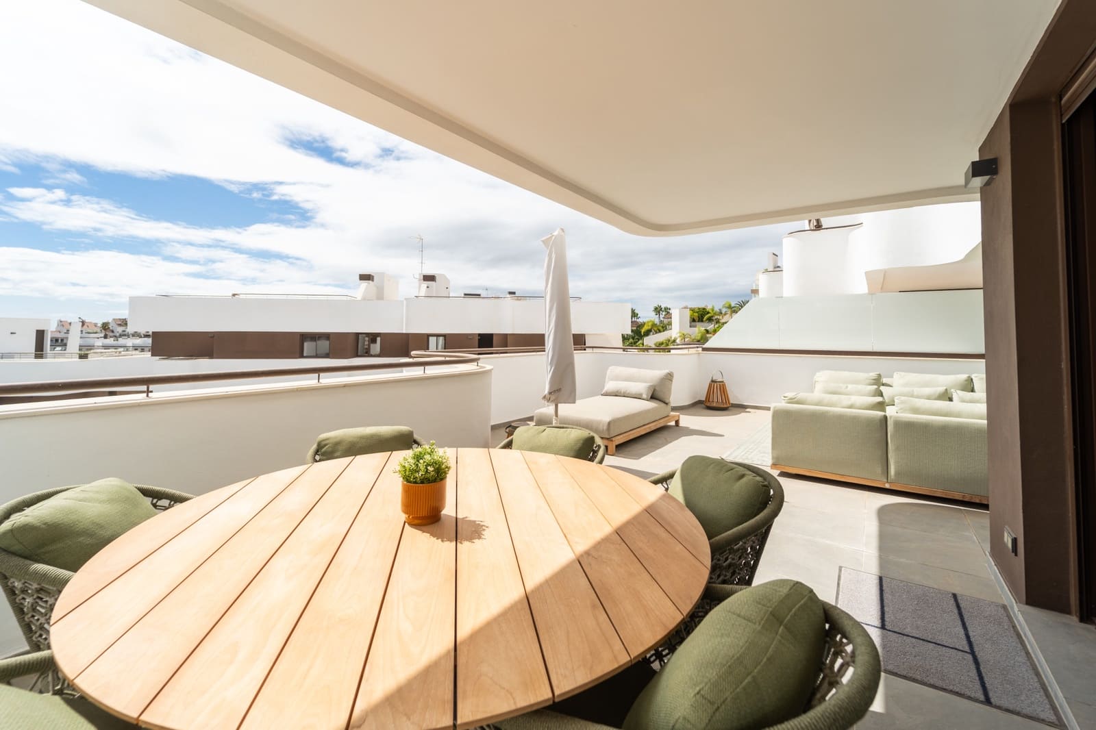 3 Zimmer Apartment zu verkaufen in Estepona mit Pool Garage - 847.500 € (Ref: 10038122)