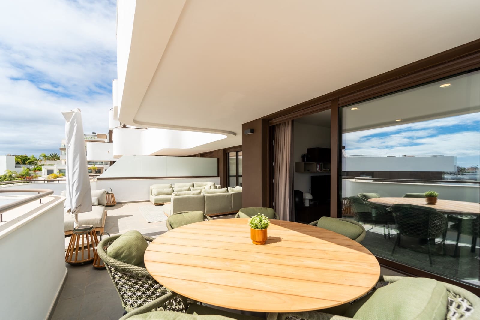 3 Zimmer Apartment zu verkaufen in Estepona mit Pool Garage - 847.500 € (Ref: 10038122)