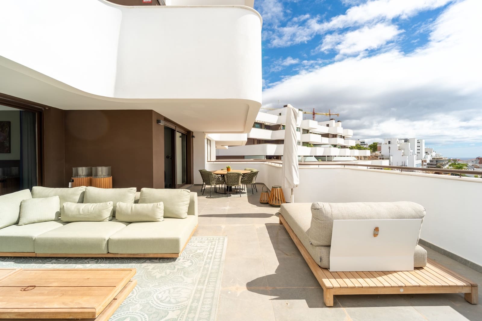 3 Zimmer Apartment zu verkaufen in Estepona mit Pool Garage - 847.500 € (Ref: 10038122)