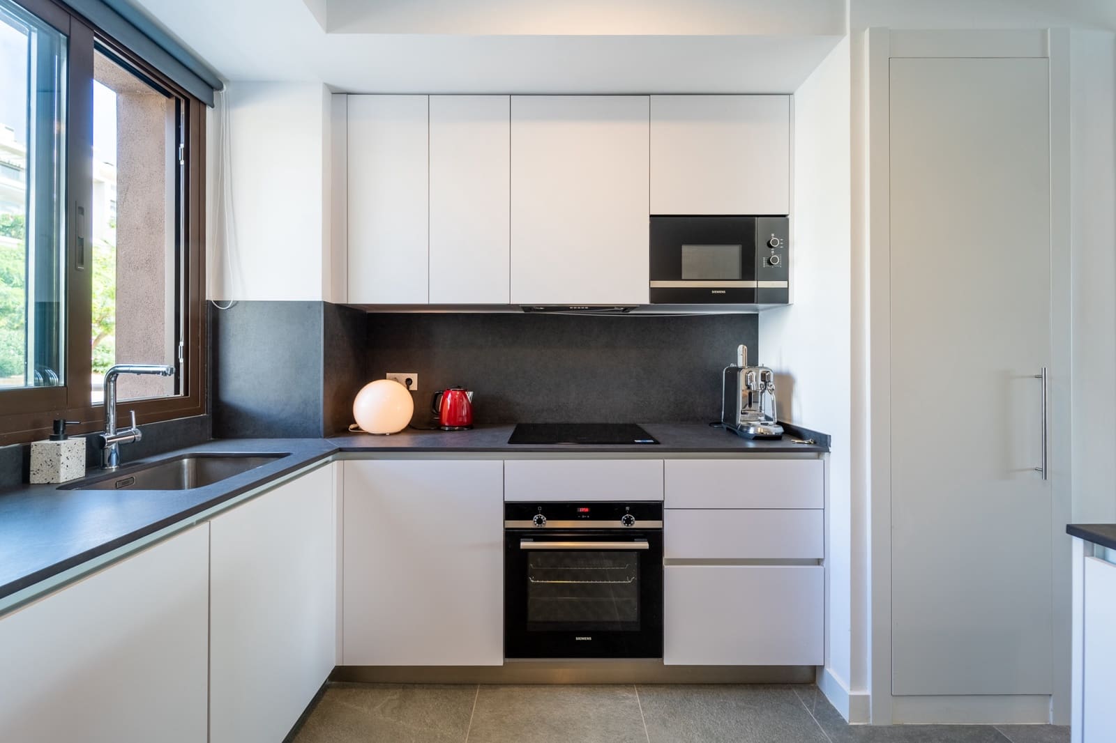 3 Zimmer Apartment zu verkaufen in Estepona mit Pool Garage - 847.500 € (Ref: 10038122)