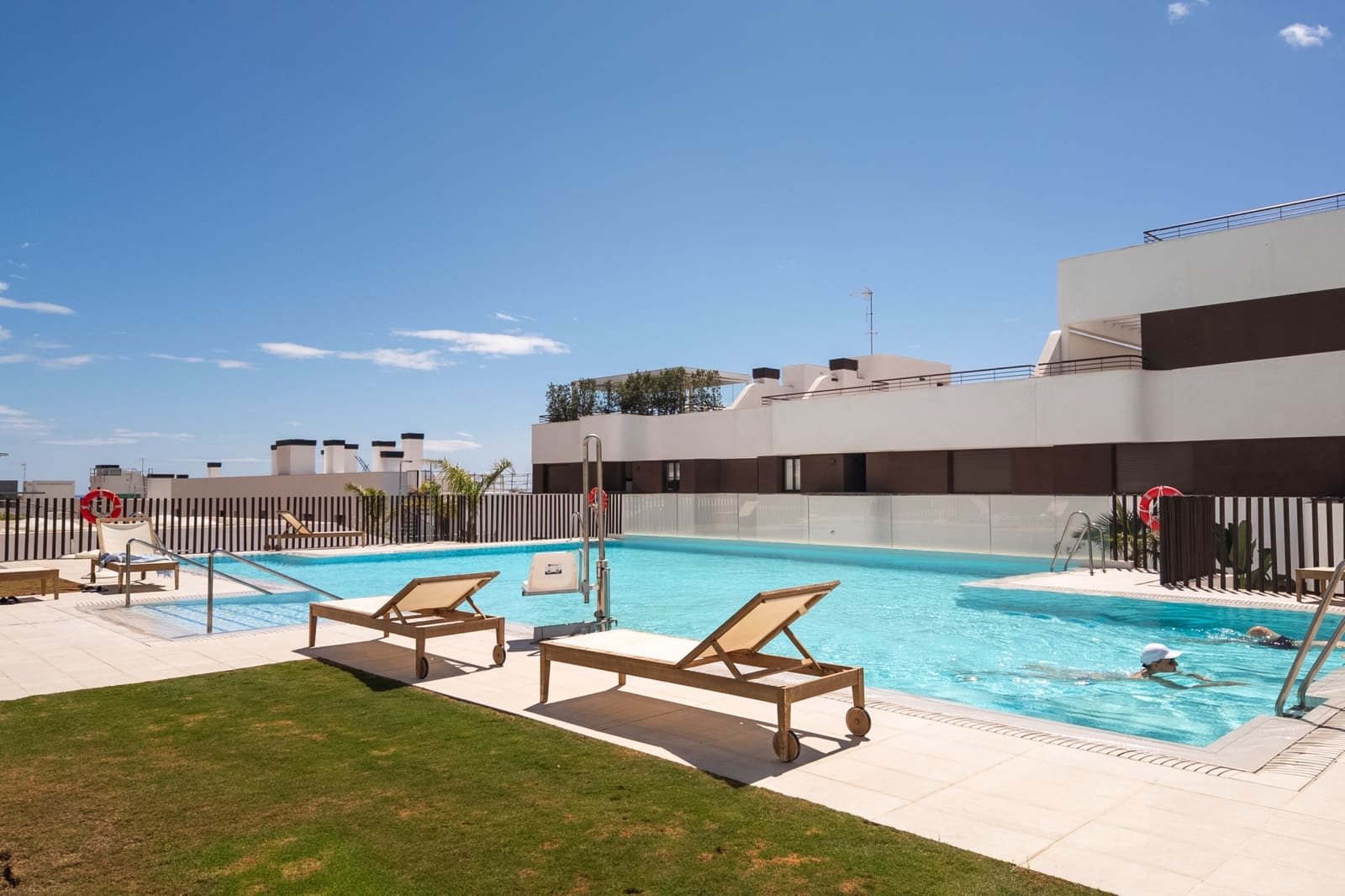 3 Zimmer Apartment zu verkaufen in Estepona mit Pool Garage - 847.500 € (Ref: 10038122)