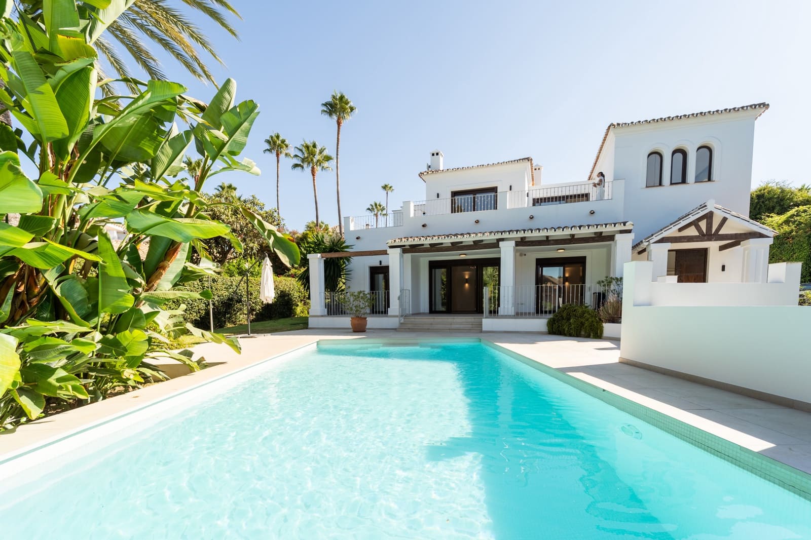 5 bedroom Villa for sale in Marbella with pool garage - € 1,995,000 (Ref: 10038123)