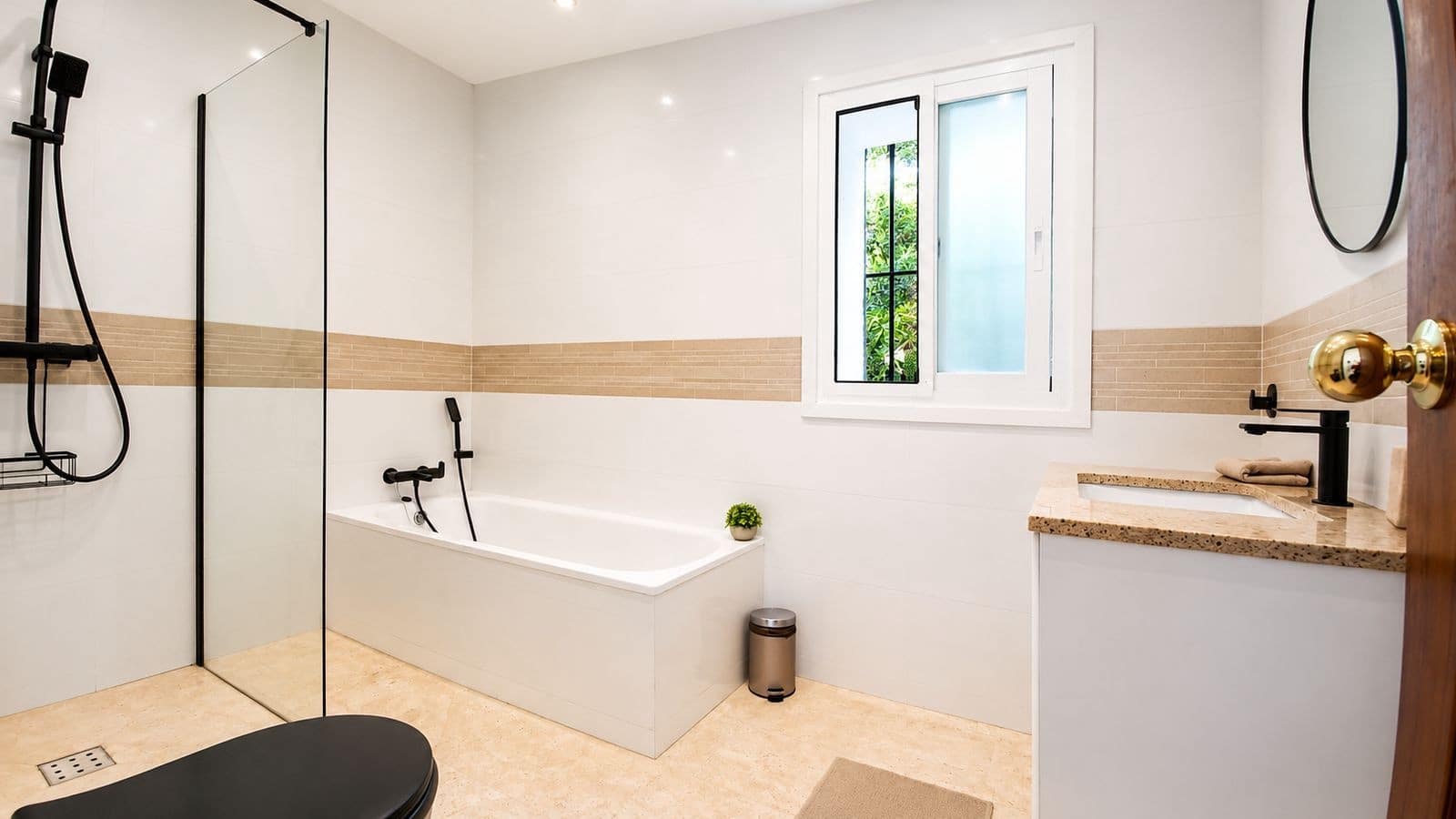 3 sypialnia Willa na sprzedaż w Marbella z basenem garażem - 1 349 000 € (Ref: 10042724)