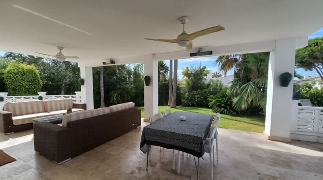 3 sypialnia Willa na sprzedaż w Marbella z basenem garażem - 1 349 000 € (Ref: 10042724)