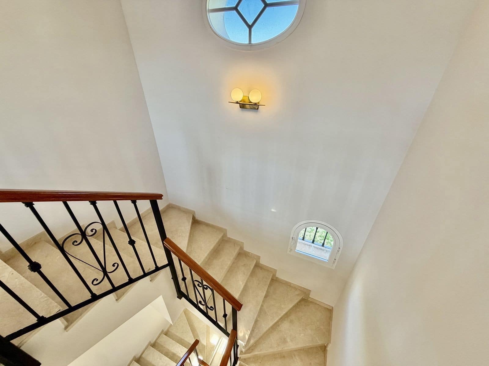 4 soveværelse Villa til salg i Marbella med swimmingpool garage - € 1.850.000 (Ref: 10044749)