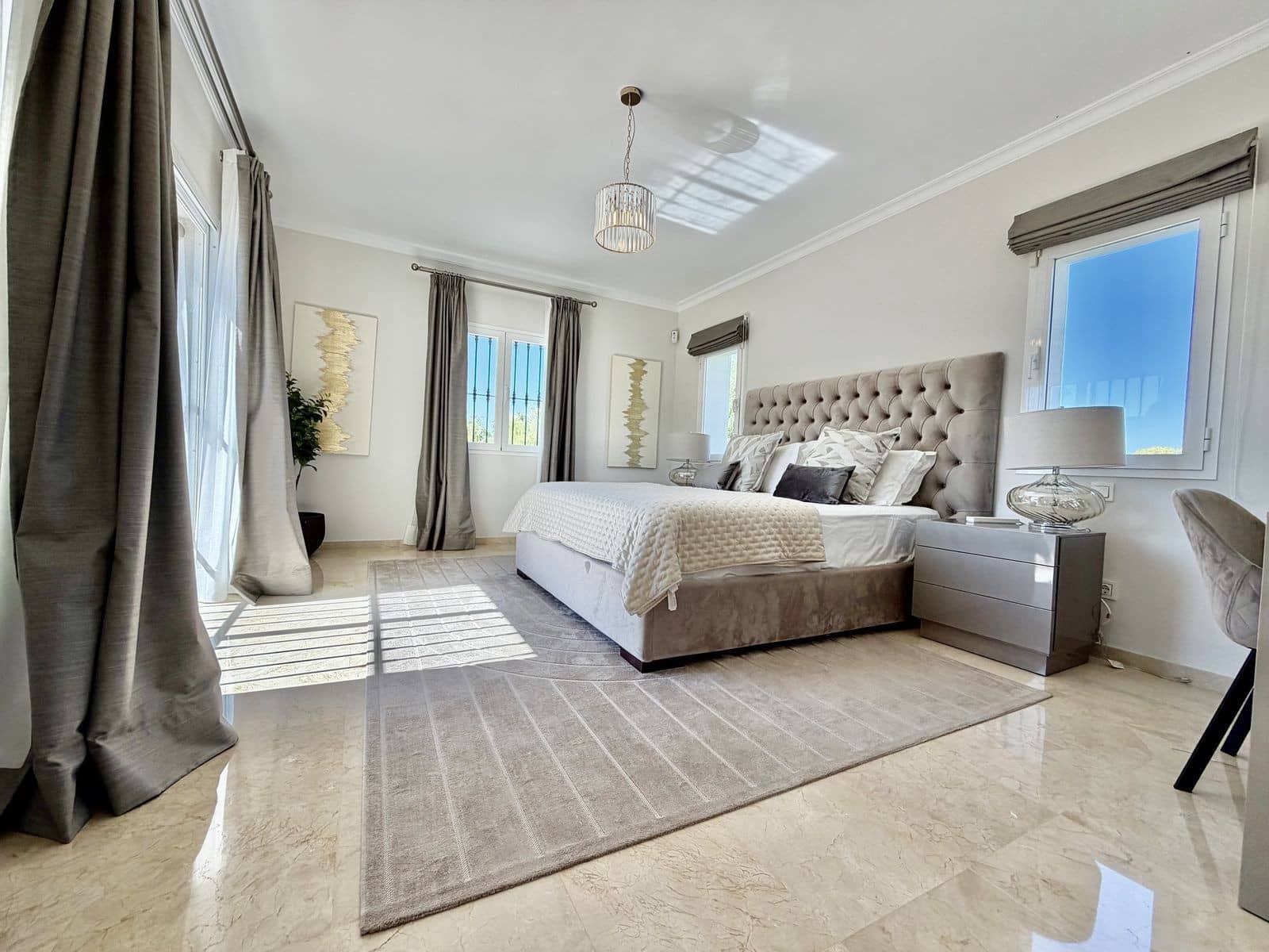 4 soveværelse Villa til salg i Marbella med swimmingpool garage - € 1.850.000 (Ref: 10044749)
