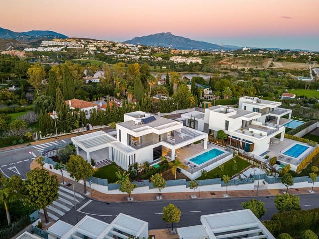 3 bedroom Villa for sale in Cancelada, Estepona with pool garage - € 2,450,000 (Ref: 10044753)