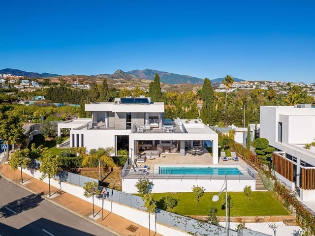 3 bedroom Villa for sale in Cancelada, Estepona with pool garage - € 2,450,000 (Ref: 10044753)