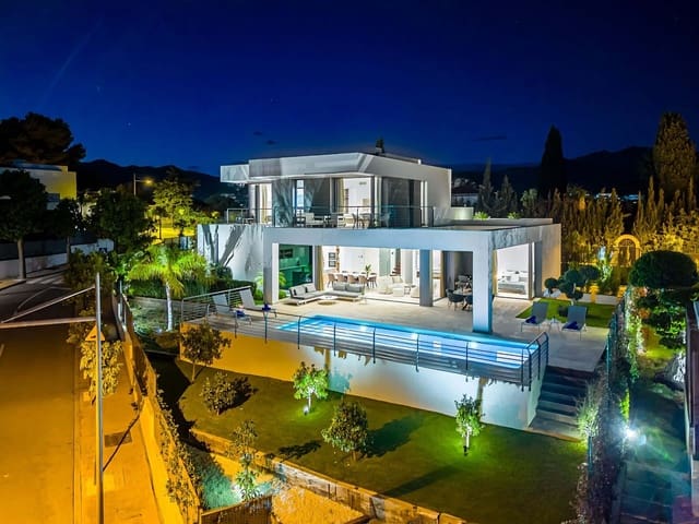 3 bedroom Villa for sale in Cancelada, Estepona with pool garage - € 2,450,000 (Ref: 10044753)