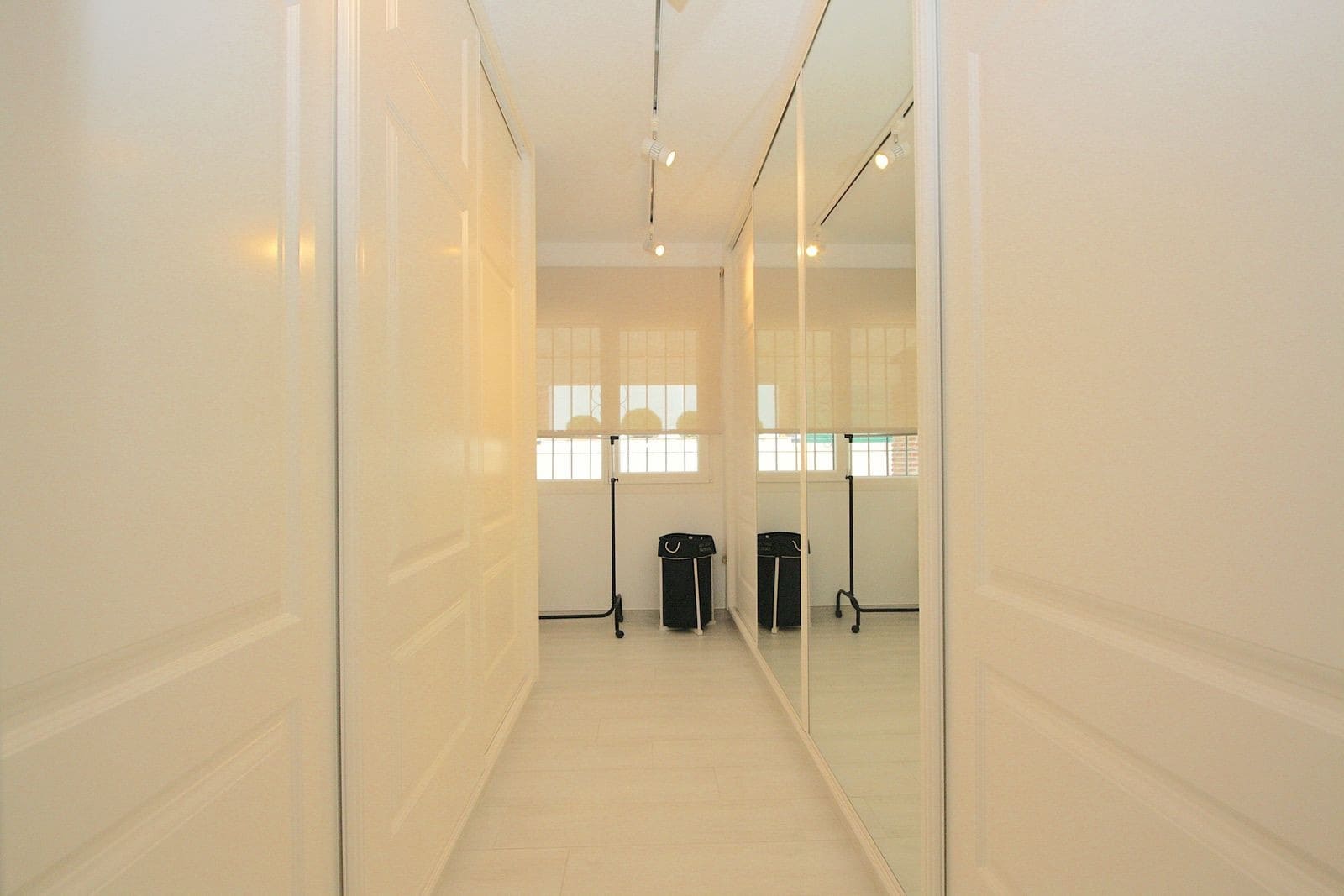 3 soveværelse Villa til salg i Mijas Costa med swimmingpool garage - € 1.295.000 (Ref: 10044754)