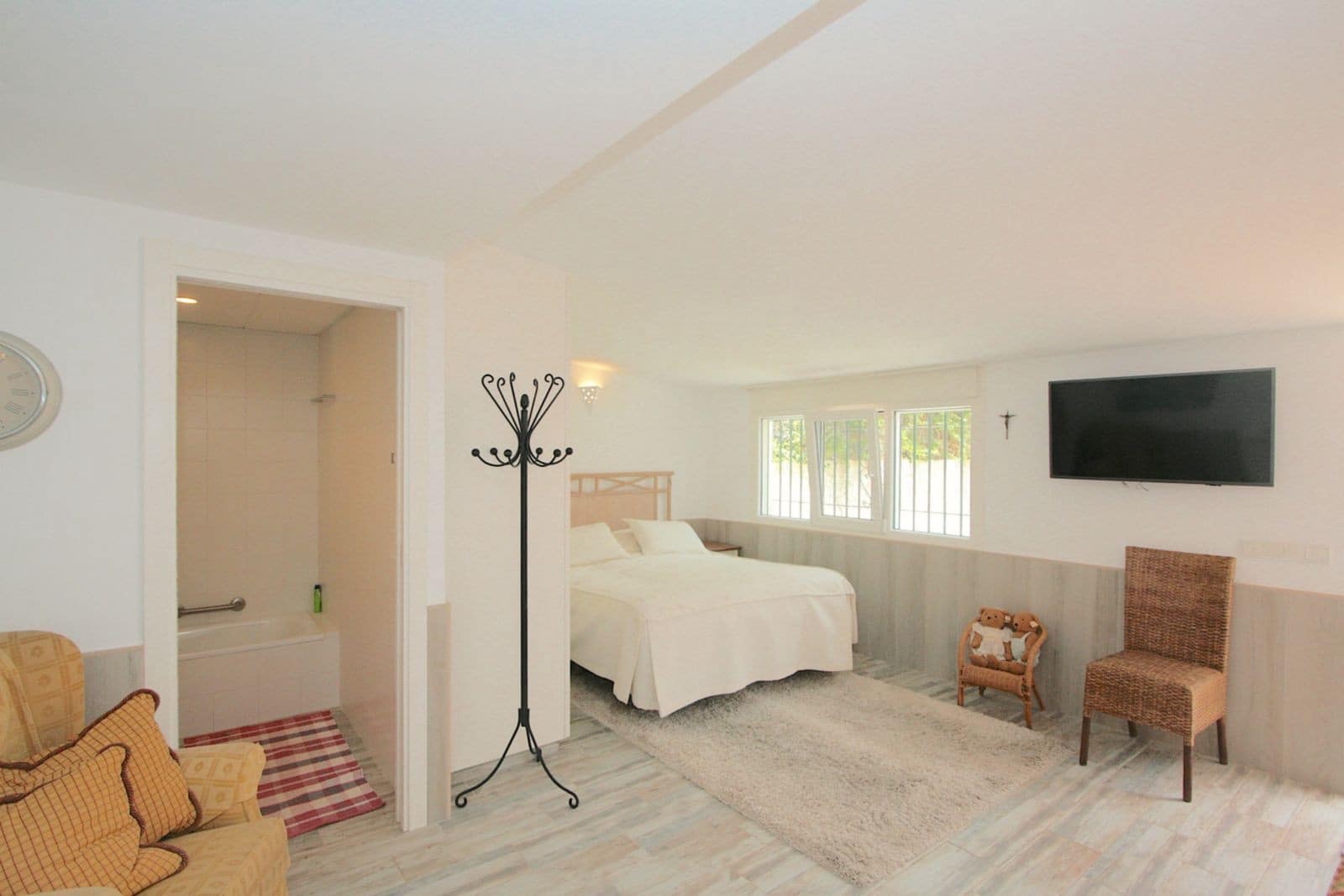 3 soveværelse Villa til salg i Mijas Costa med swimmingpool garage - € 1.295.000 (Ref: 10044754)