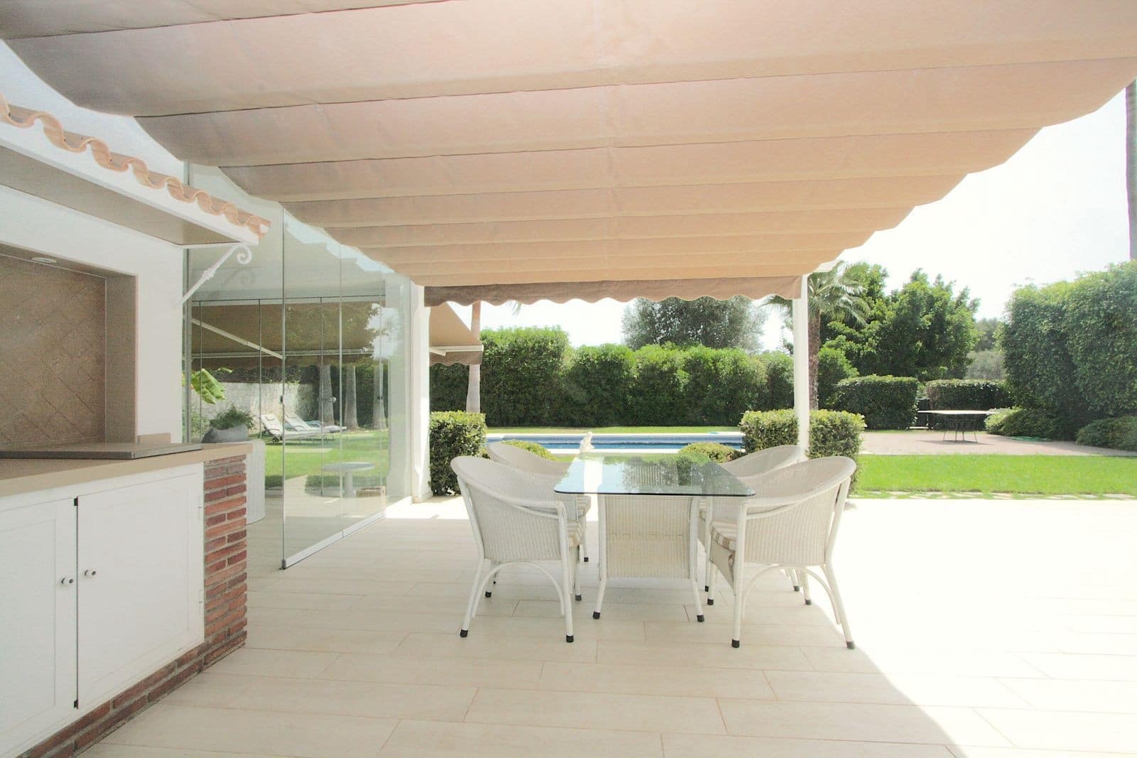 3 soveværelse Villa til salg i Mijas Costa med swimmingpool garage - € 1.295.000 (Ref: 10044754)