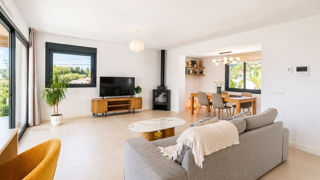 Chalet de 4 habitaciones en La Capellania, Benalmádena en venta con piscina garaje - 1.290.000 € (Ref: 10044755)