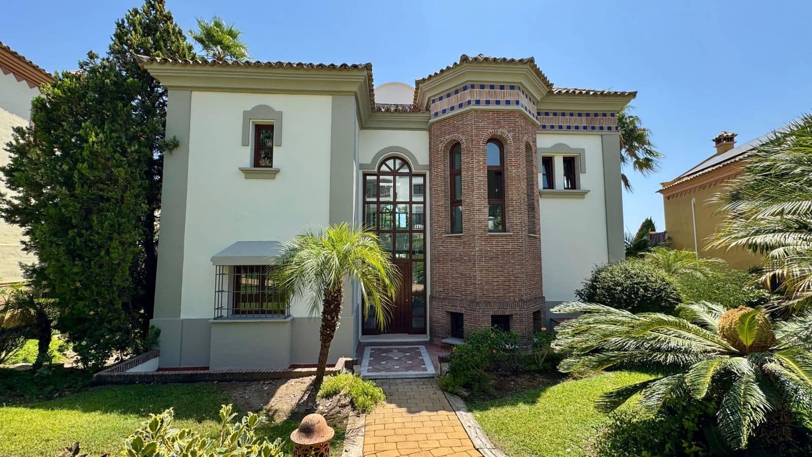 6 makuuhuone Huvila myytävänä paikassa Marbella mukana uima-altaan 
autotalli - 3 000 000 € (Ref: 10044756)