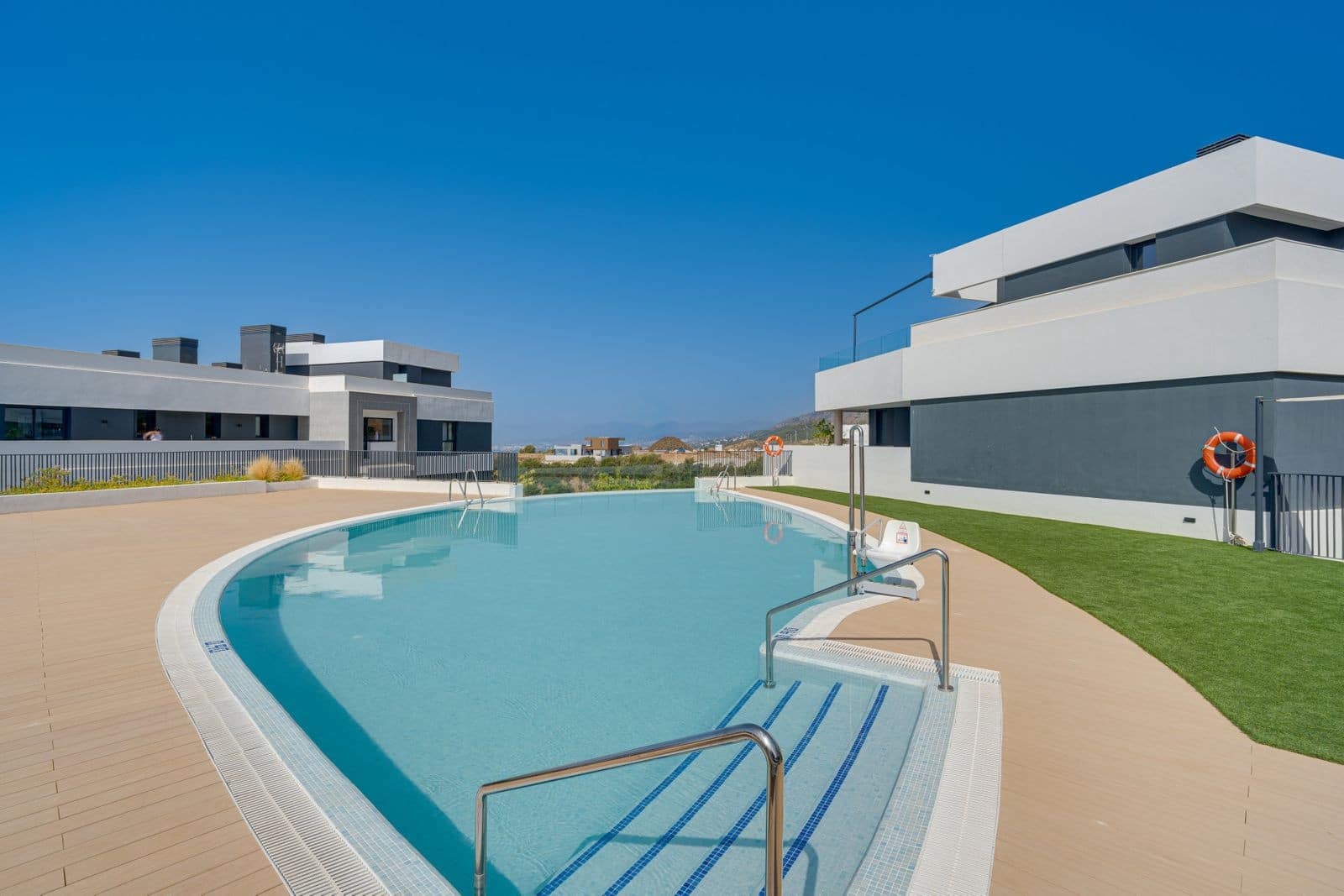 Apartamento de 3 habitaciones en Marbella en venta con piscina garaje - 850.000 € (Ref: 10044758)