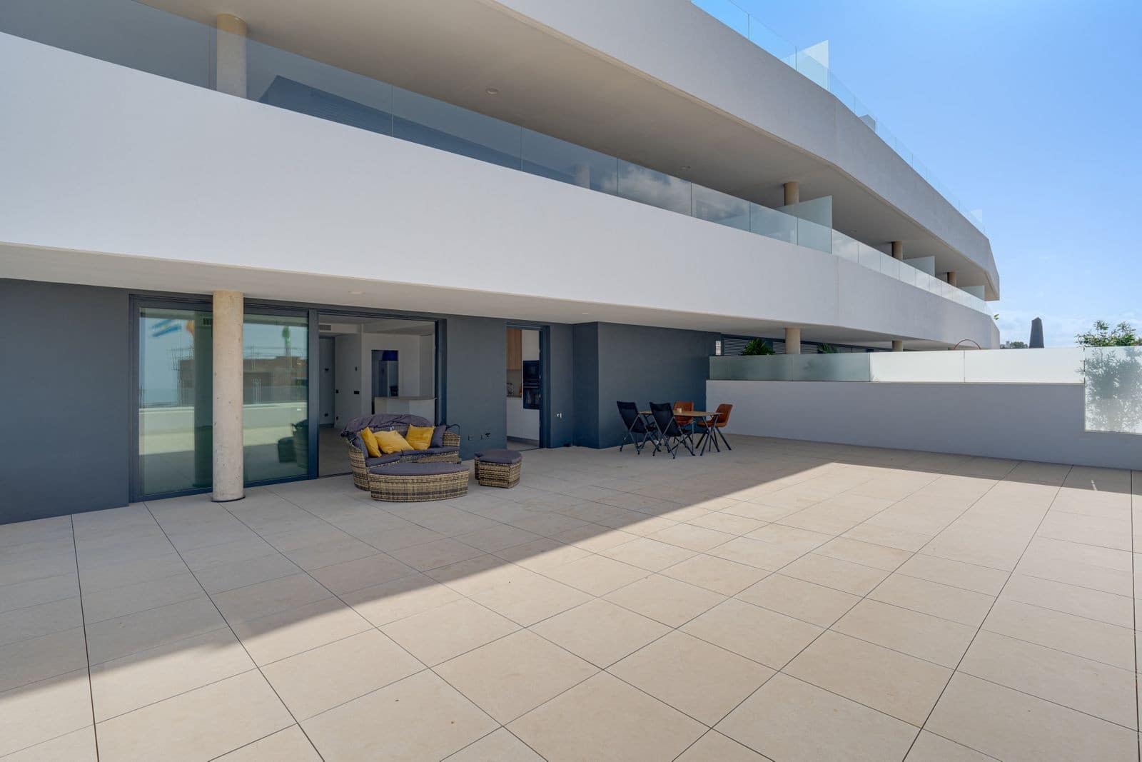 Apartamento de 3 habitaciones en Marbella en venta con piscina garaje - 850.000 € (Ref: 10044758)