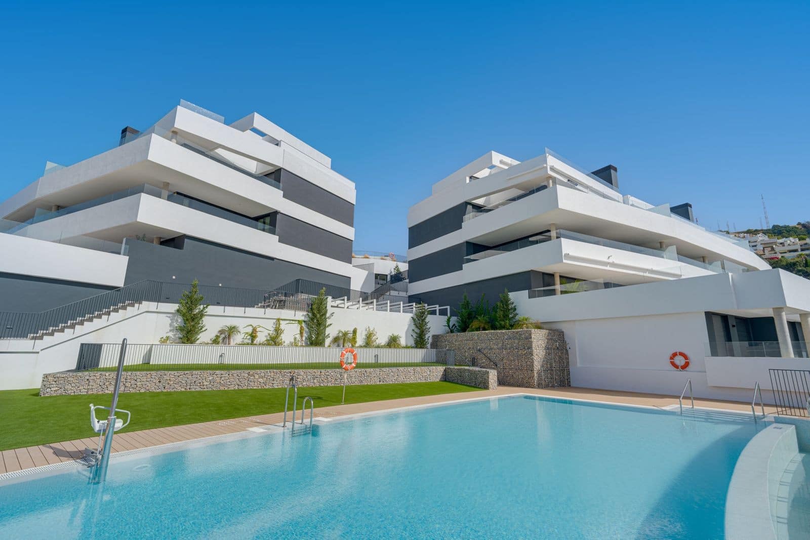 Apartamento de 3 habitaciones en Marbella en venta con piscina garaje - 850.000 € (Ref: 10044758)