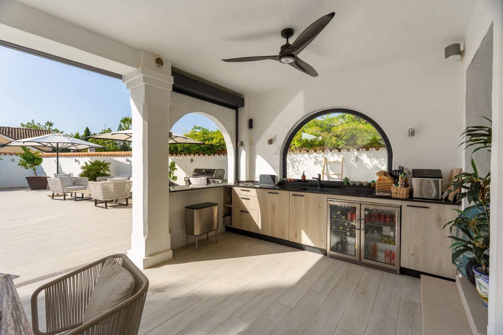 5 bedroom Villa for sale in Nueva Andalucia with pool garage - € 3,350,000 (Ref: 10044759)