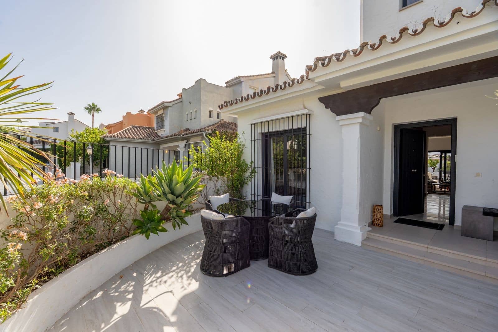 5 bedroom Villa for sale in Nueva Andalucia with pool garage - € 3,350,000 (Ref: 10044759)