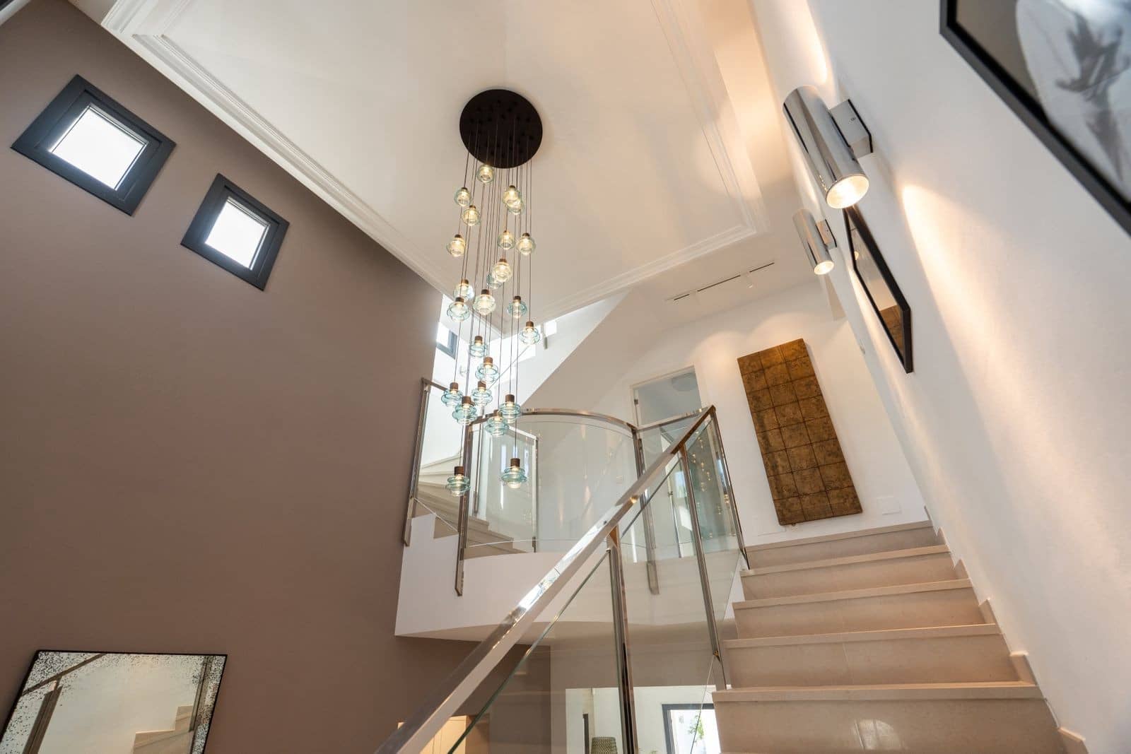 5 bedroom Villa for sale in Nueva Andalucia with pool garage - € 3,350,000 (Ref: 10044759)