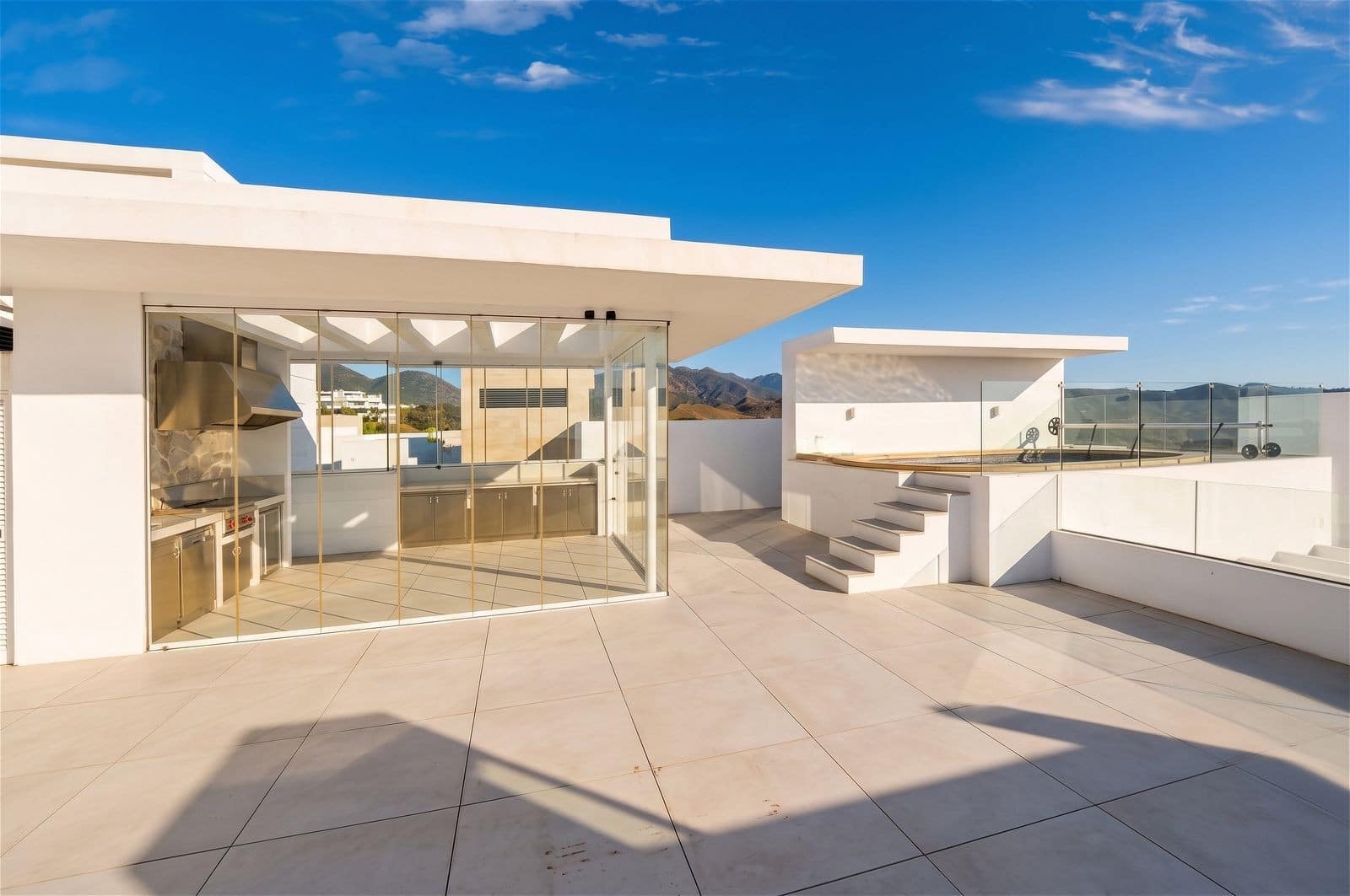 3 camera da letto Attico in vendita in Ojen con piscina garage - 1.750.000 € (Rif: 10044760)